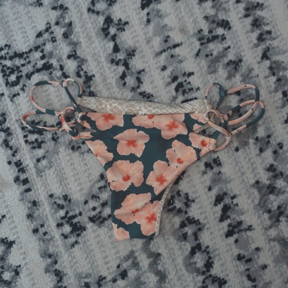Acacia Mahalo bottom